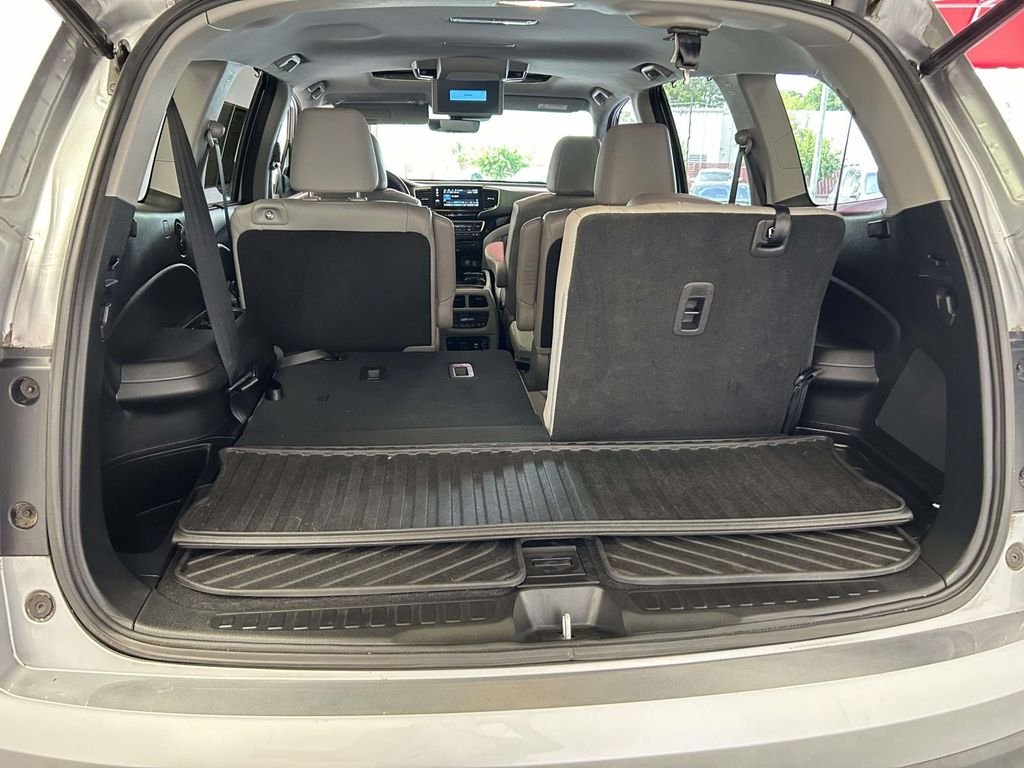 Used 2022 Silver Honda Touring image 12