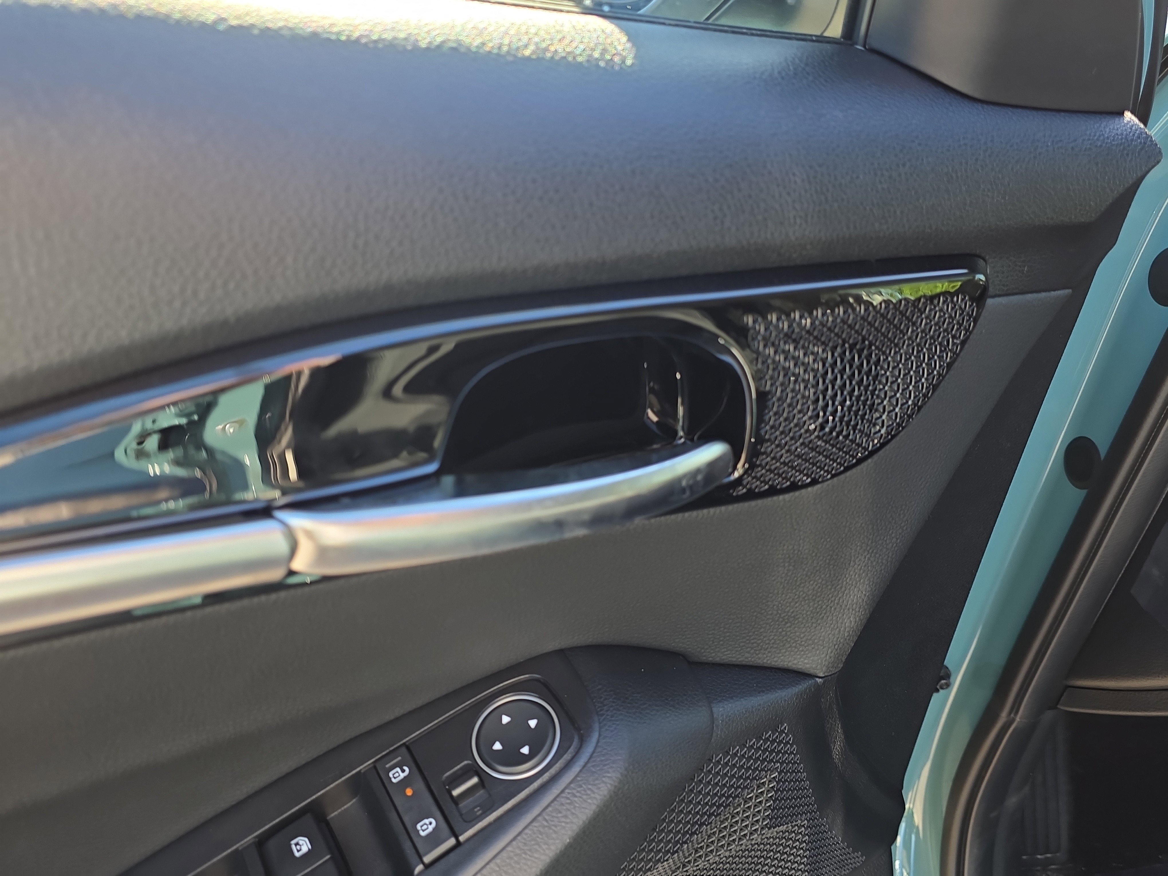 New 2026 Pluton Blue / Black Roof Kia S image 18
