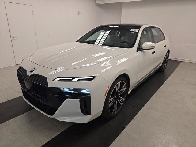 Used 2023 Alpine White BMW 760i xDrive image 1