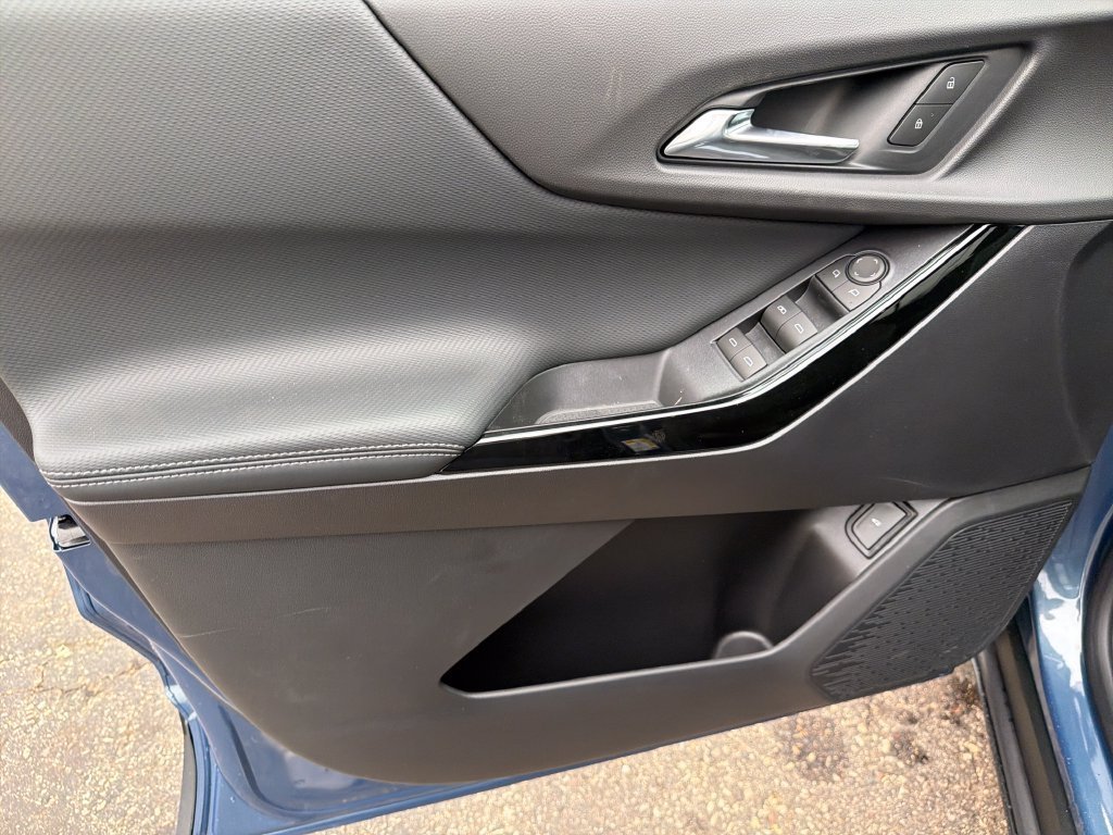 2027 Chevrolet Equinox LT - Photo 11