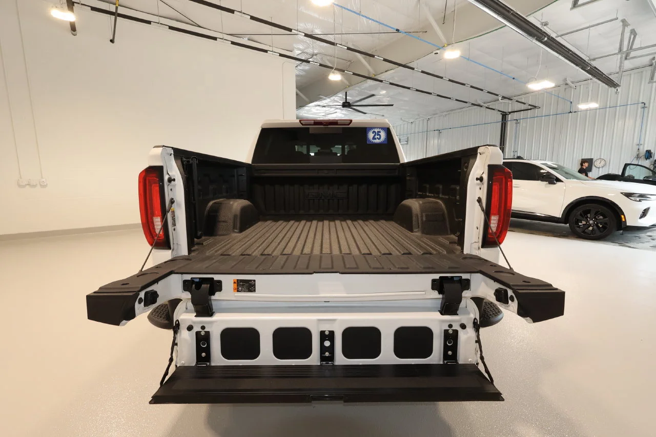 Used 2025 White Frost Tricoat GMC Denali image 26