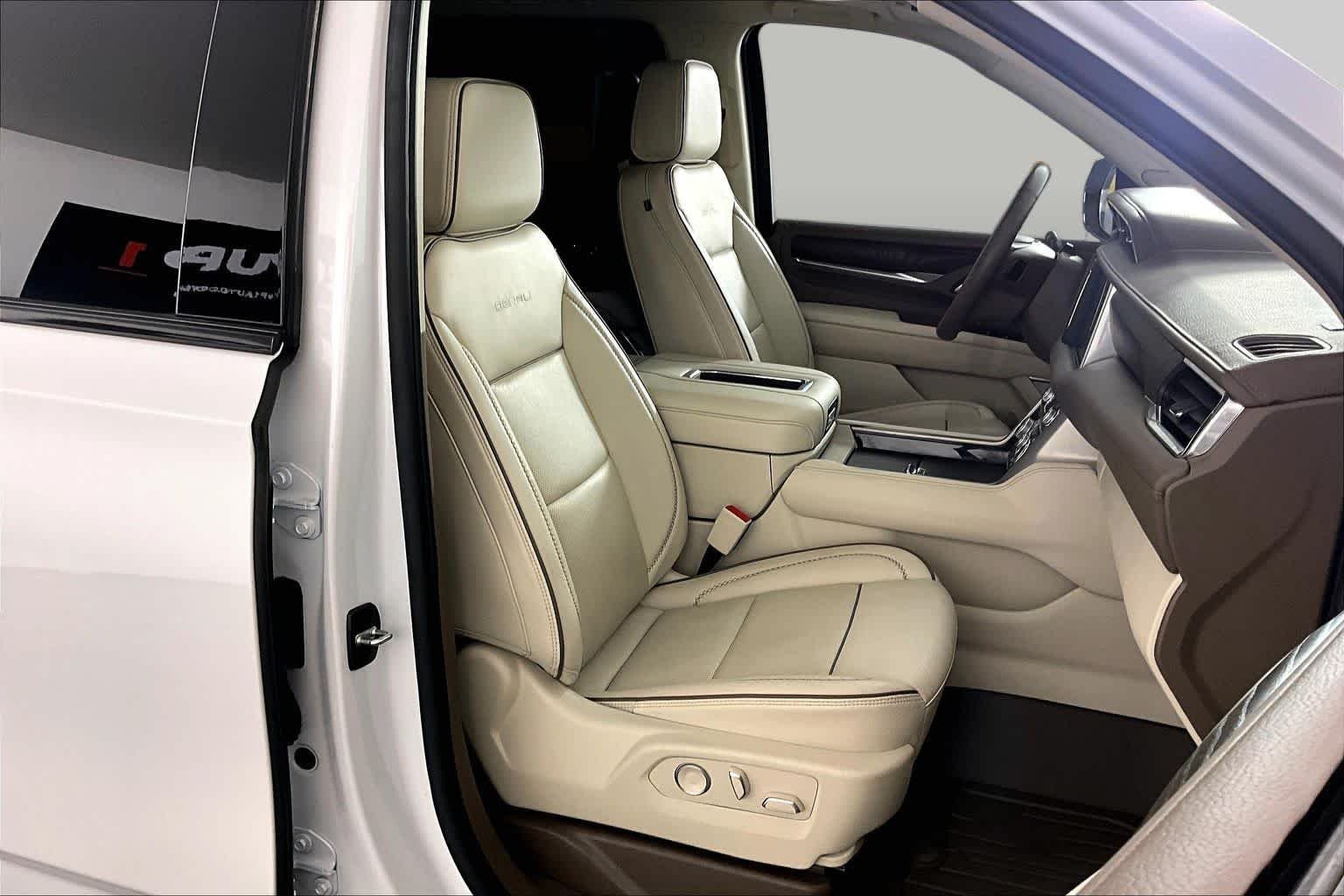 Used 2023 White Frost Tricoat GMC Denali image 9