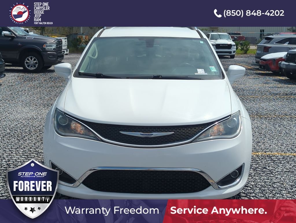 Used 2020 White Chrysler Touring L image 9