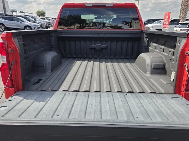 Used 2022 Red Chevrolet Custom image 15