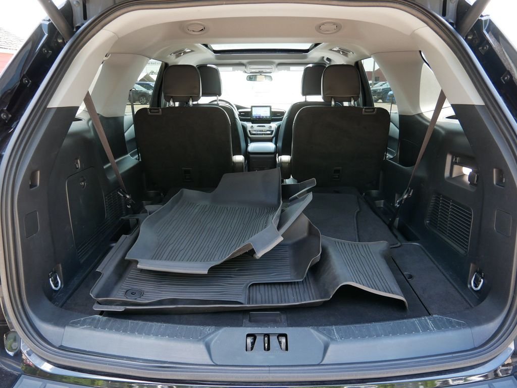 Used 2023 Black Ford XLT image 10