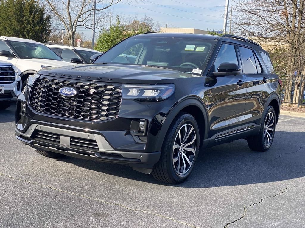 New 2026 Agate Black Metallic Ford ST-Line image 6