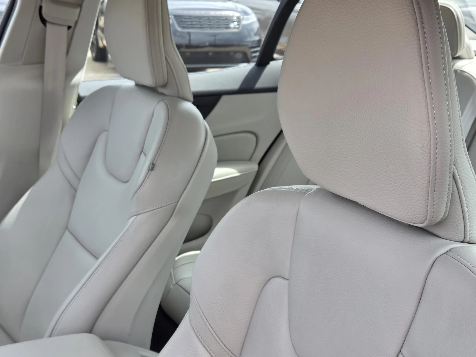 Used 2024 Denim Blue Metallic Volvo Plus Dark Theme image 30