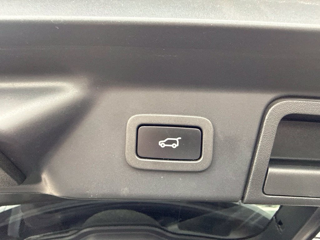 Used 2020 Blue Land Rover S image 19