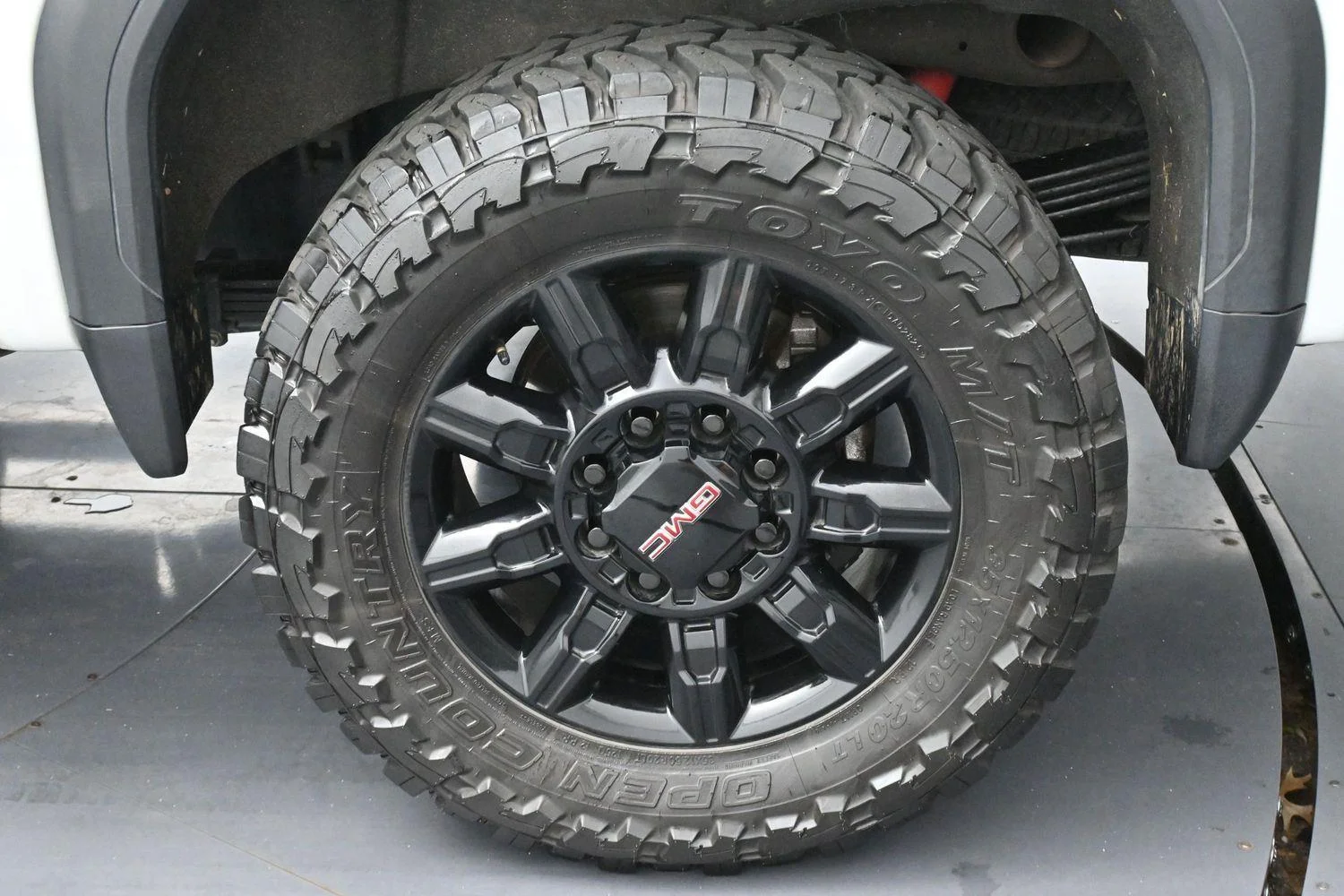Used 2024 Summit White GMC AT4 image 37