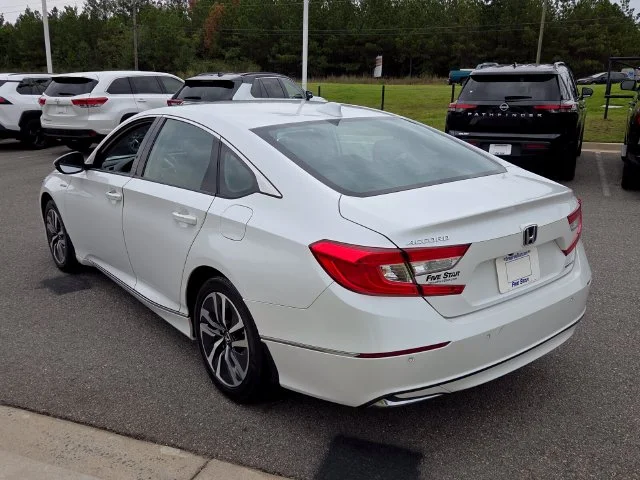 Used 2021 White Honda EX-L image 12