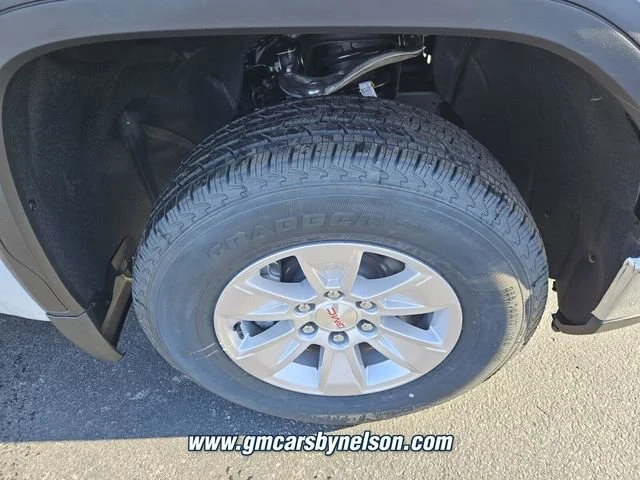 New 2026 Summit White GMC Pro image 9
