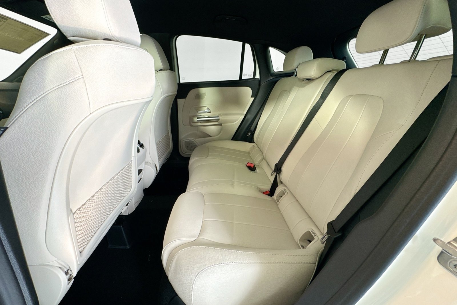 New 2026 Polar White Mercedes-Benz GLA 250 image 21