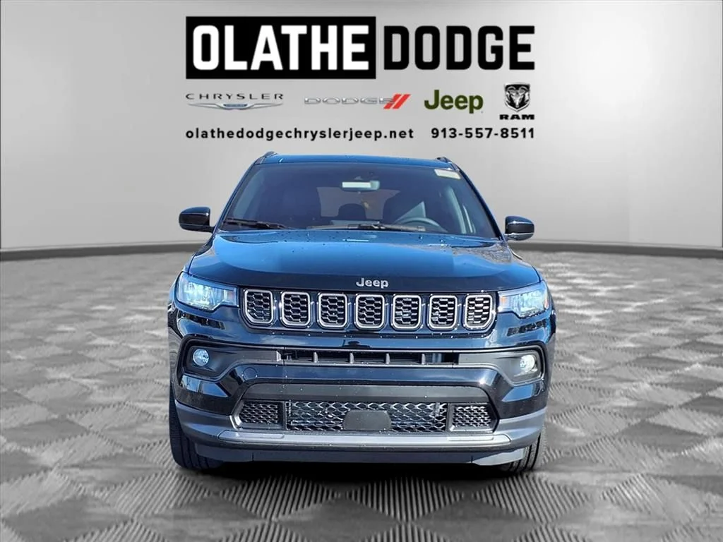 New 2026 Diamond Black Crystal Pearlcoat Jeep Latitude image 28