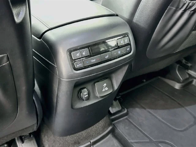 Used 2021 Black Hyundai Limited image 27