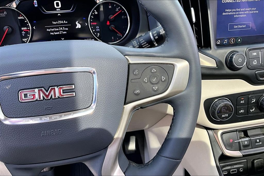 Used 2023 White GMC Denali image 21