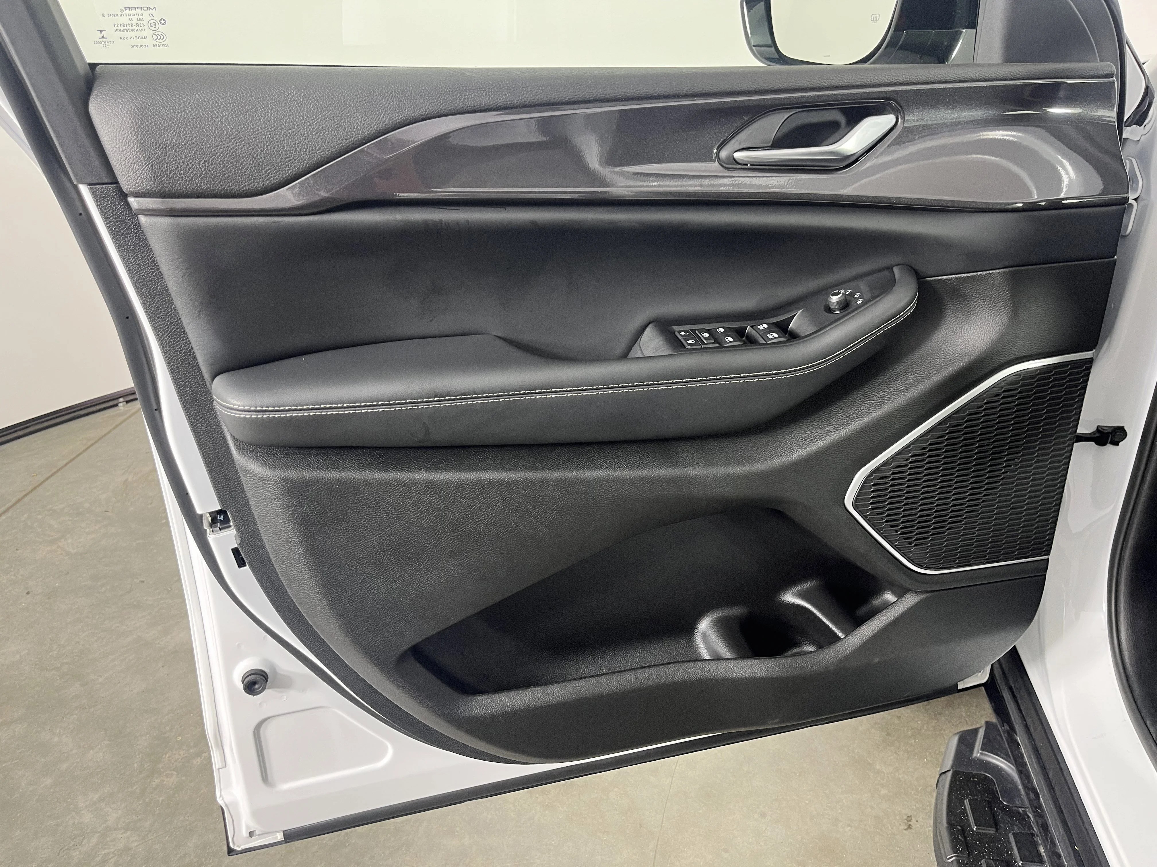 Used 2022 Bright White Clearcoat Jeep Altitude image 18