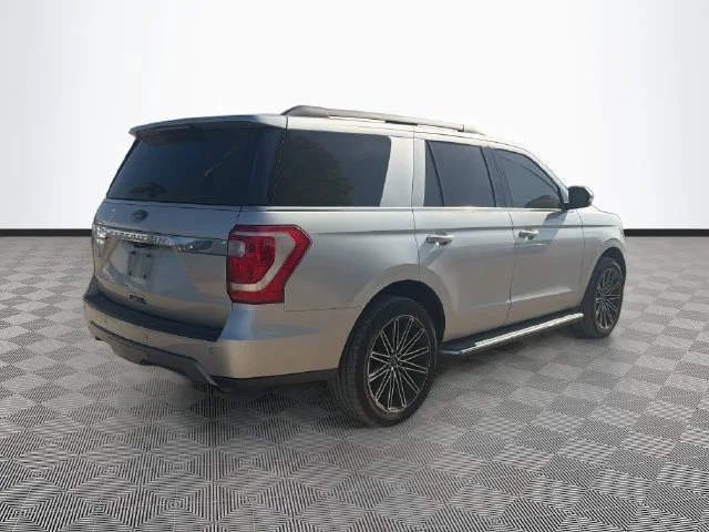 Used 2019 Silver Ford XLT image 7