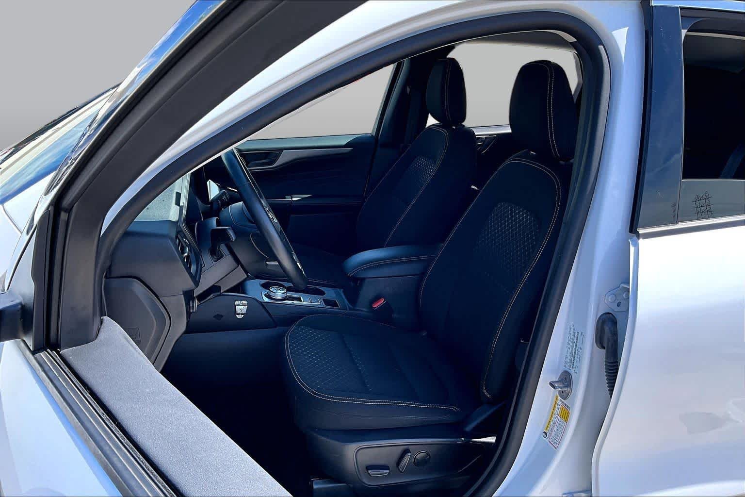 Used 2023 Oxford White Ford Active image 7