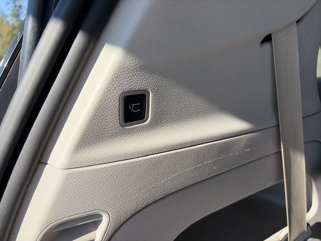 Used 2023 White Chrysler Touring L image 31