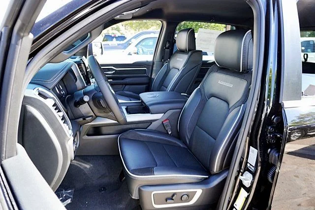 New 2026 Diamond Black Crystal Pearl-Coat Exterior Paint RAM Laramie image 20