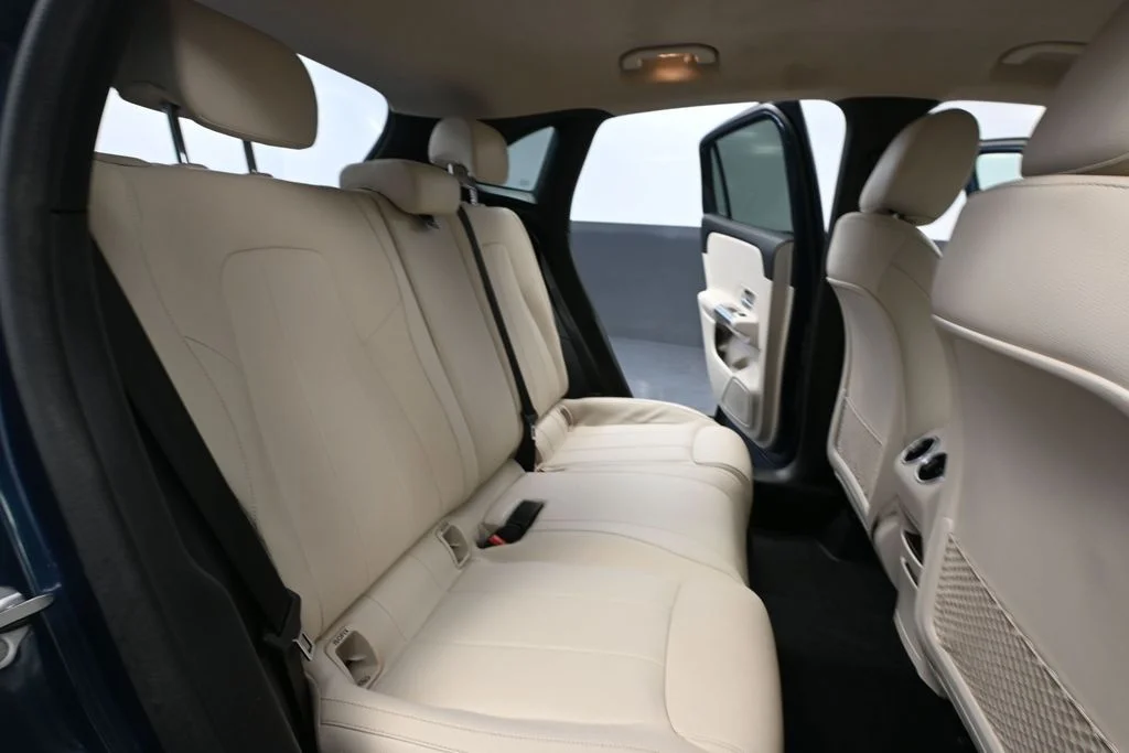 Used 2022 Blue Mercedes-Benz GLA 250 image 33