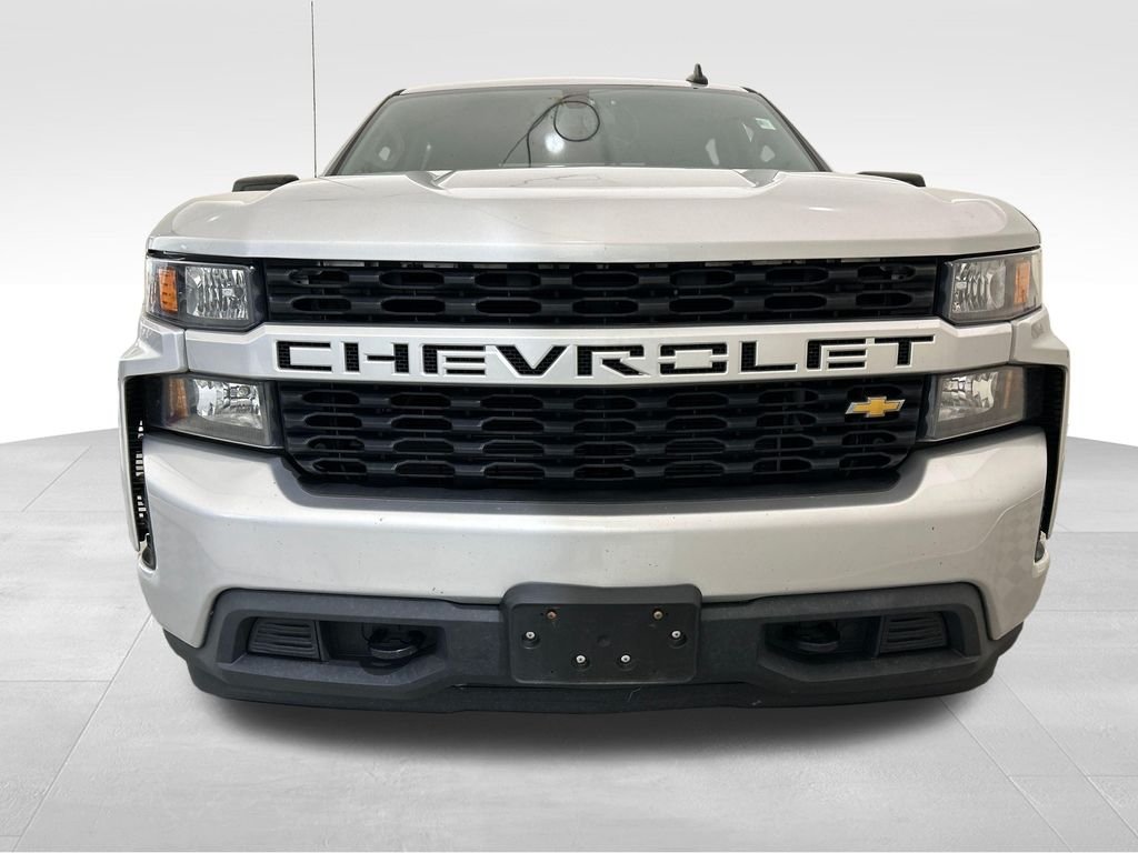 Used 2019 Silver Chevrolet Custom image 10