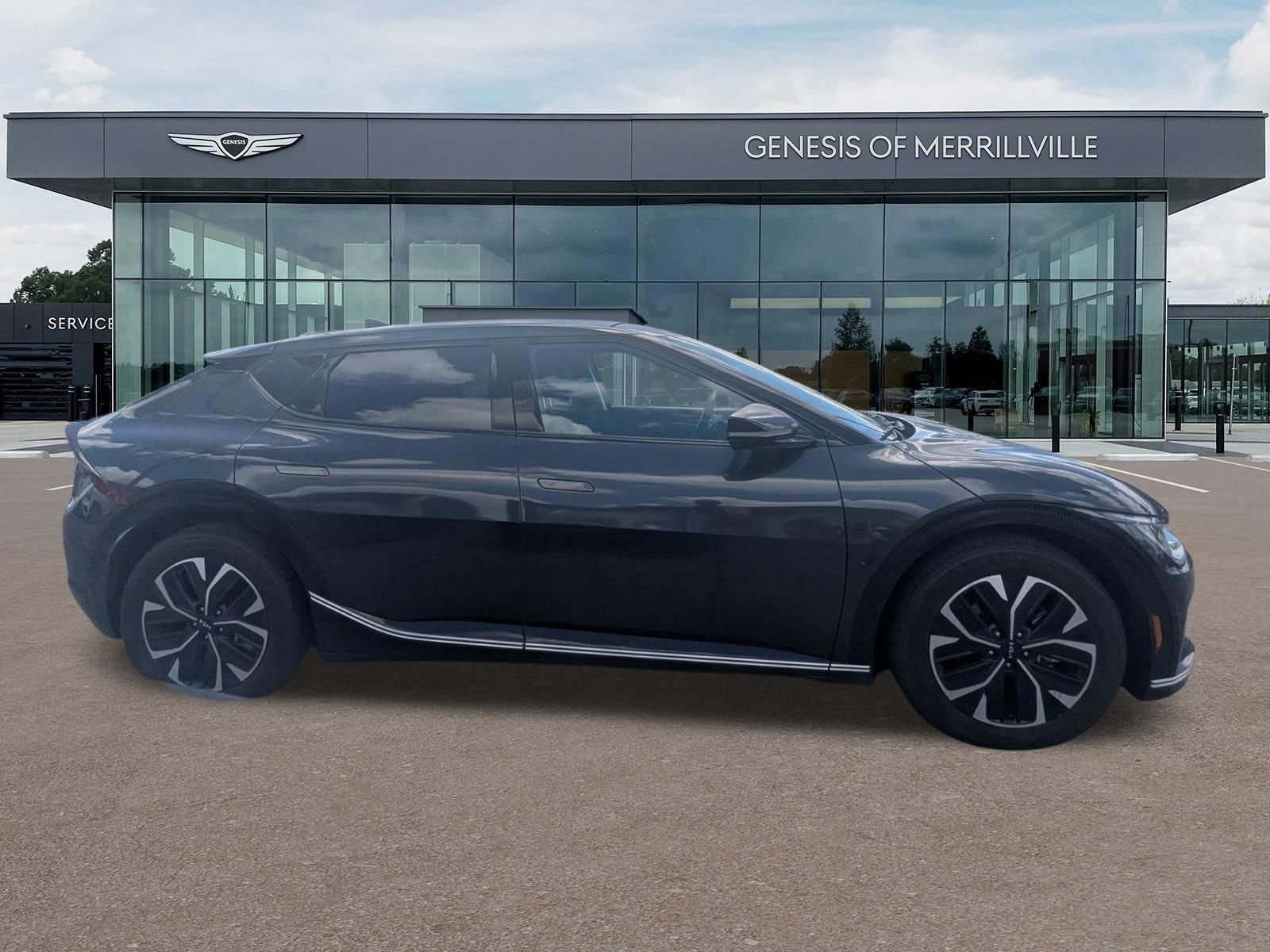 Used 2024 Gray Kia Wind image 9