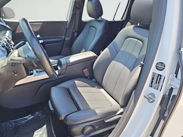 Used 2022 White Mercedes-Benz GLB 250 image 19