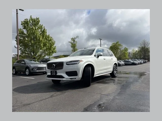 2023 Volvo XC90 B5 Core 4WD's photo