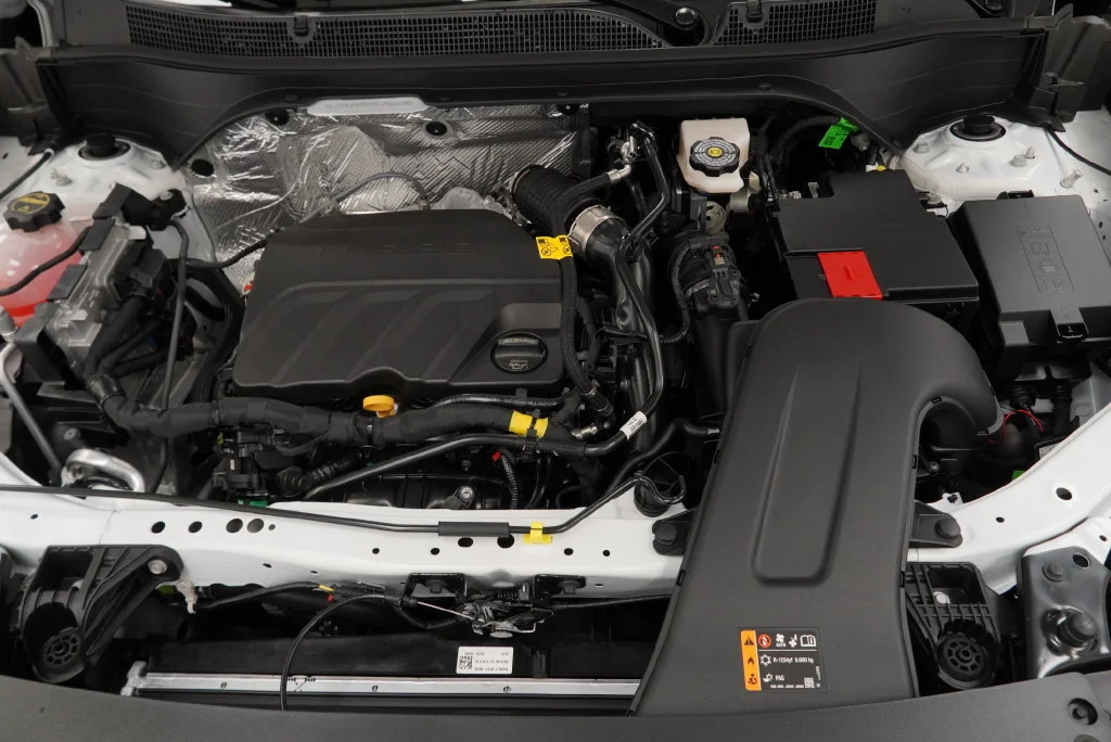 New 2026 Summit White Chevrolet LS image 39