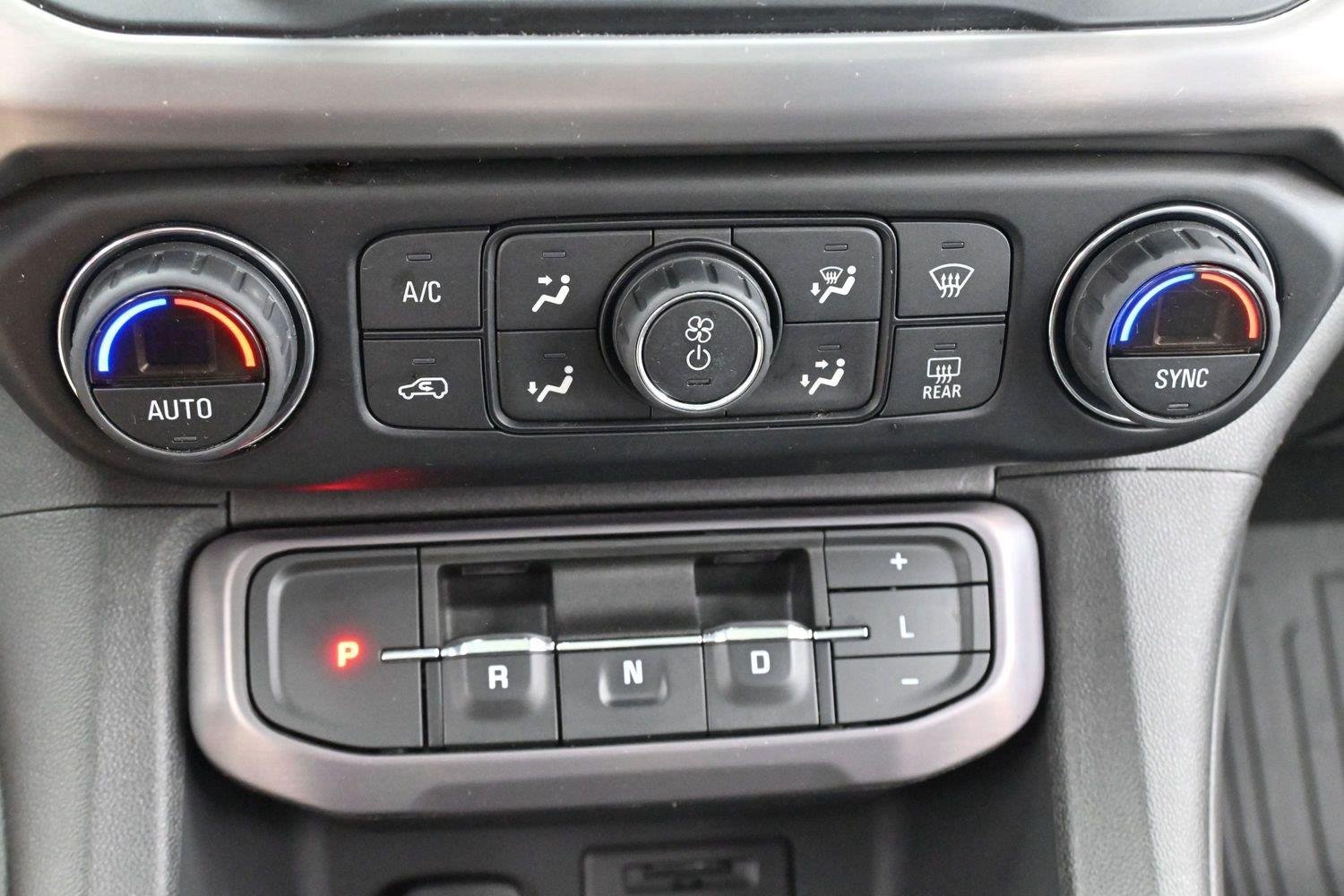 Used 2021 SUMMIT WHITE GMC AT4 image 25