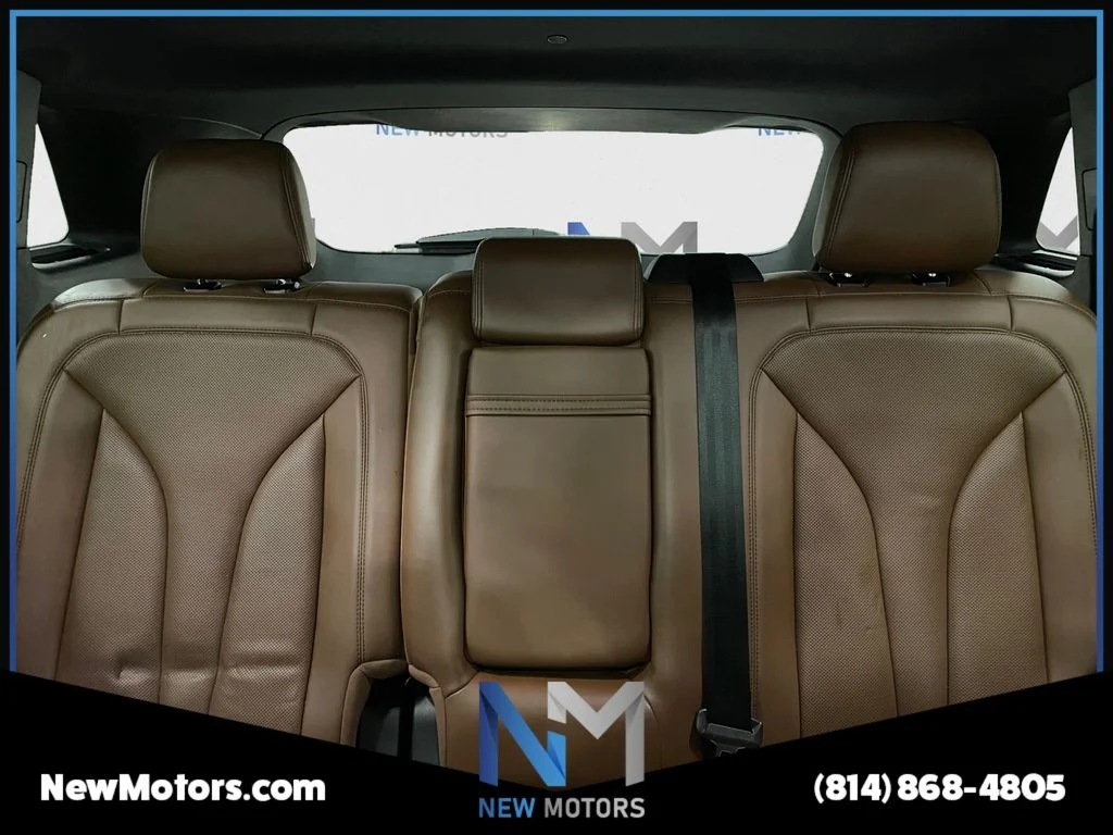 Used 2022 Black Metallic Lincoln Reserve image 13