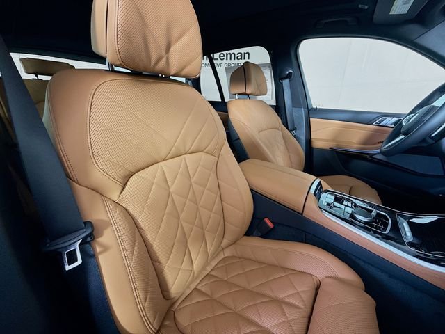 New 2026 Black Sapphire Metallic BMW xDrive50e image 30
