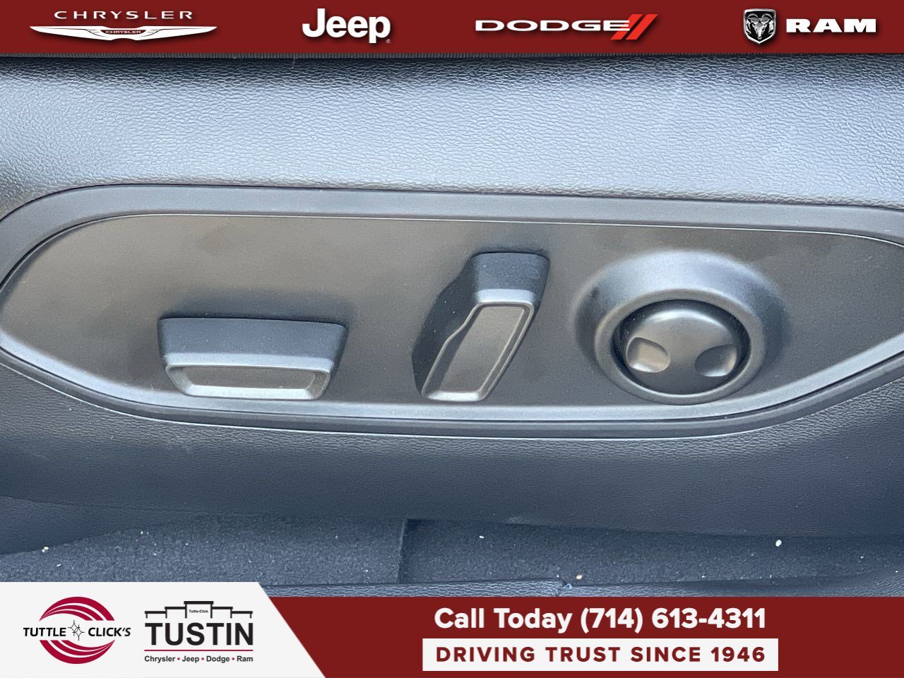 New 2025 Bright White Clear-Coat Exterior Paint Jeep Limited image 22