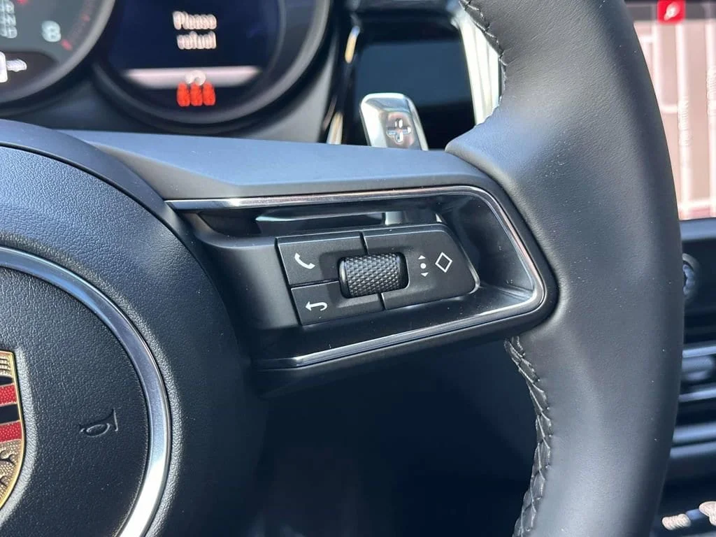2026 Porsche Macan - Photo 22