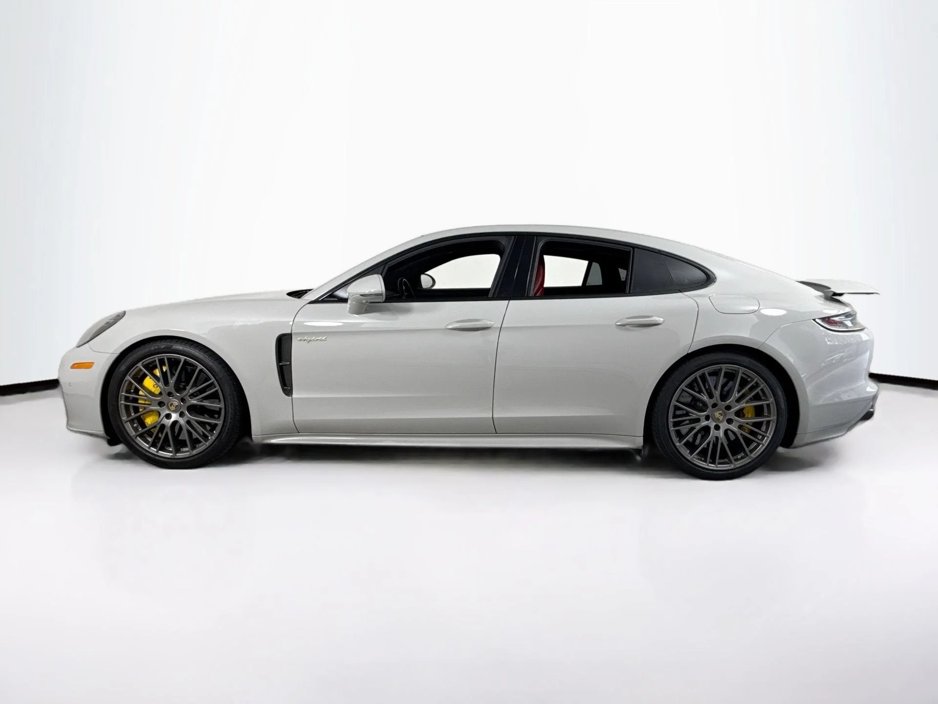Used 2022 Chalk Porsche Turbo S image 4