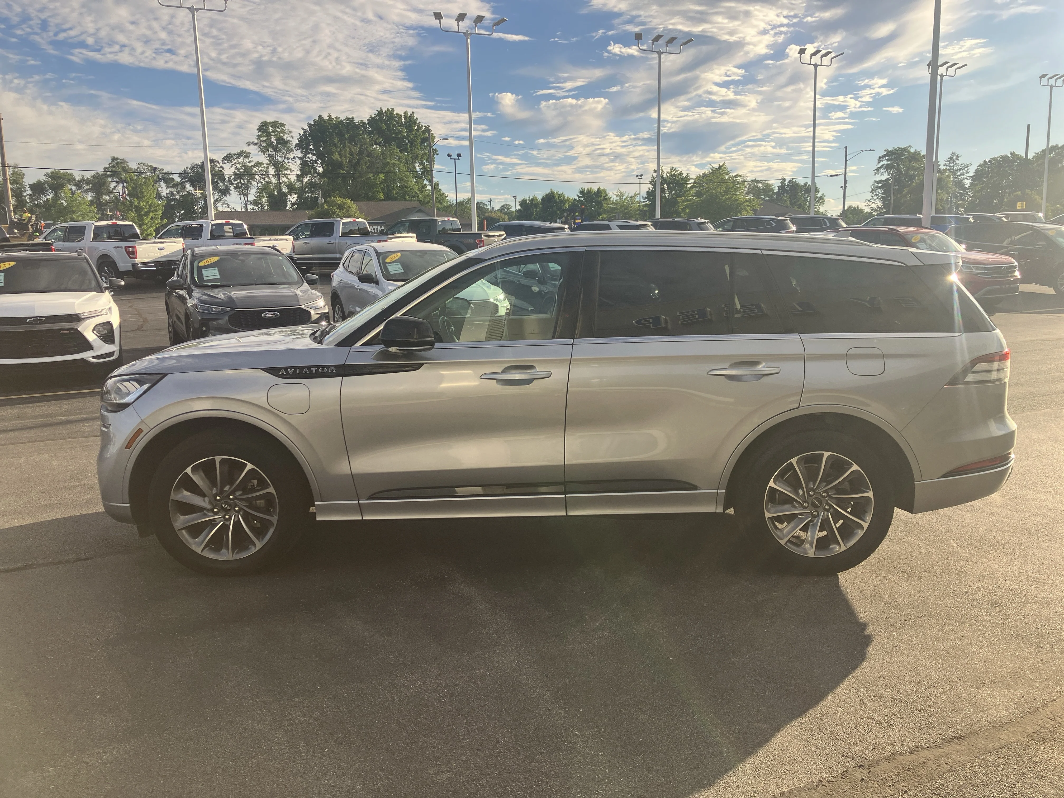 Used 2020 Radiance Metallic Lincoln Grand Touring image 4