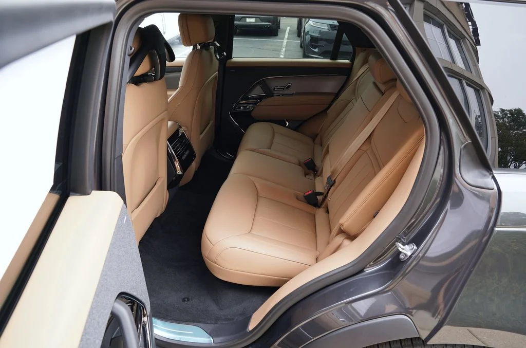 New 2026 Carpathian Grey Land Rover SE image 30