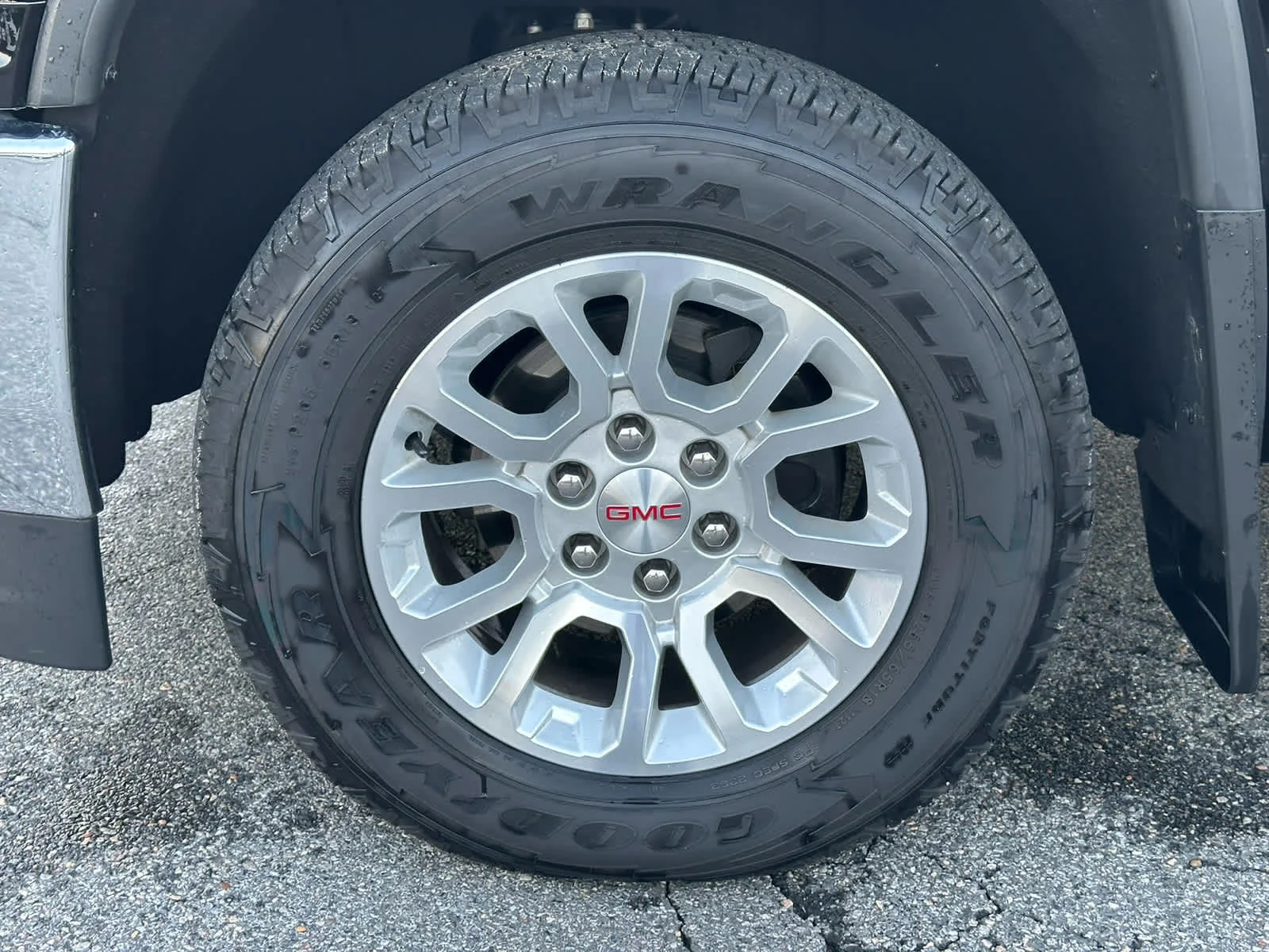 Used 2019 Onyx Black GMC SLE image 12
