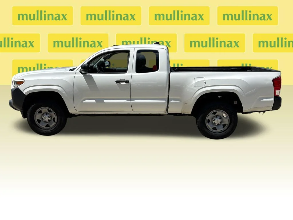 Certified Used 2017 White Toyota SR image 10