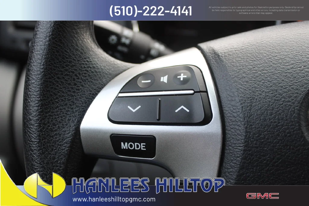 Used 2012 White Toyota Base image 28