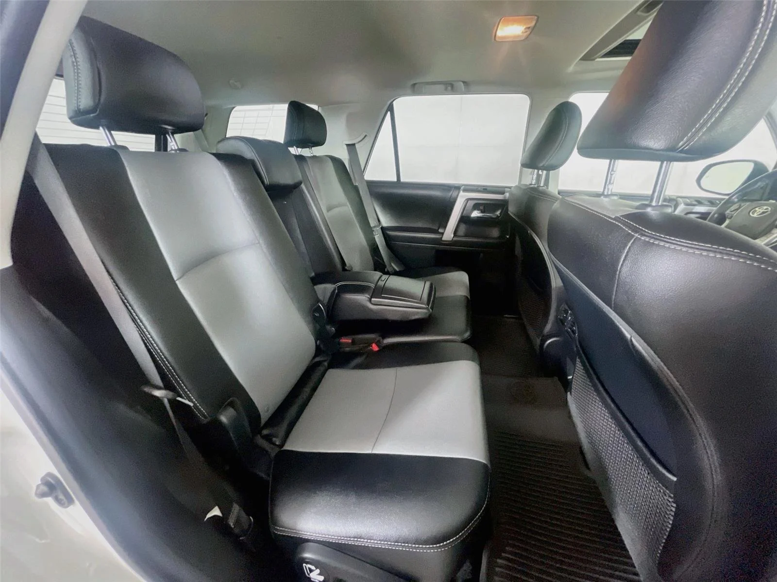 Used 2023 Ice Cap Toyota SR5 Premium image 30