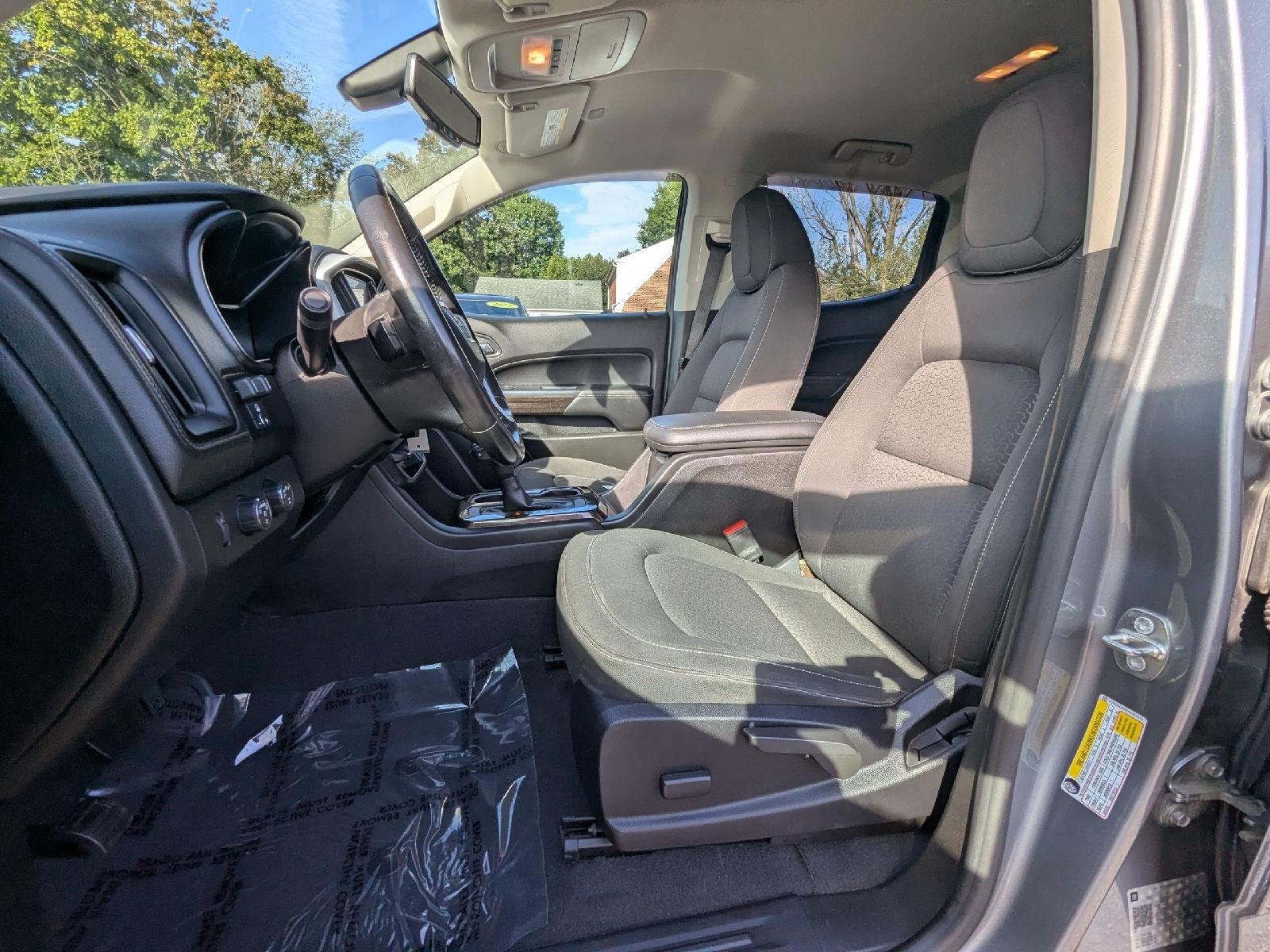 Used 2019 SATIN STEEL METALLIC GMC 4WD SLE image 25