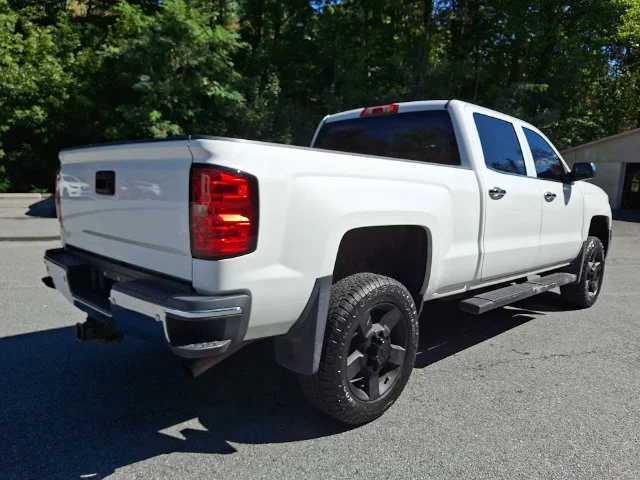 Used 2016 White Chevrolet LTZ image 8
