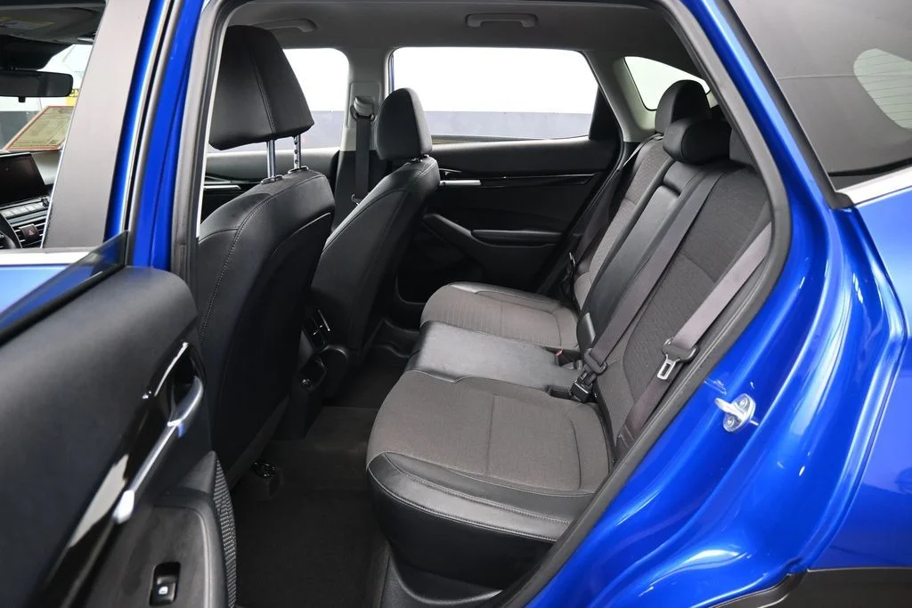 Used 2023 Neptune Blue Kia Nightfall image 30