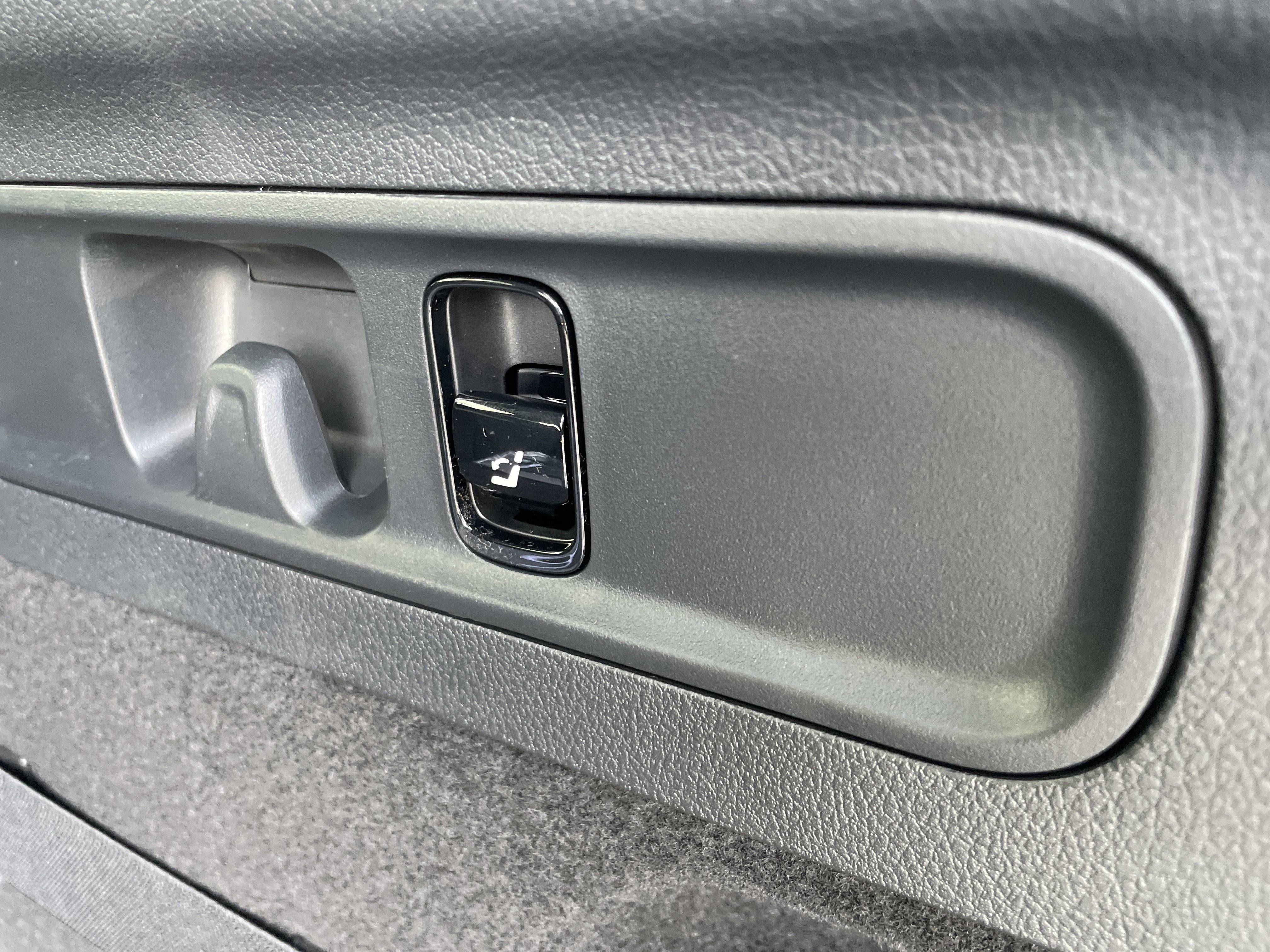 New 2026 Cirrus Silver Metallic Mercedes-Benz GLC 300 SUV image 11