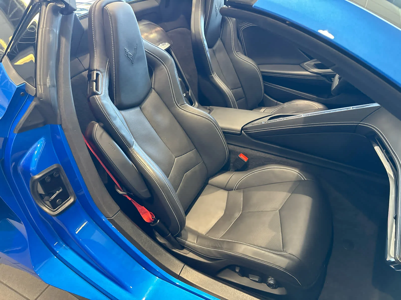 Used 2025 Riptide Blue Metallic Chevrolet 2LT image 19