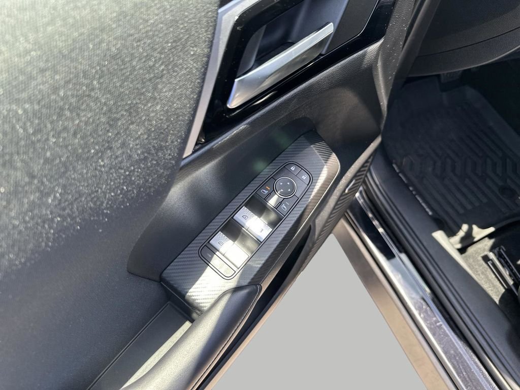 Used 2025 Black Mitsubishi ES image 14