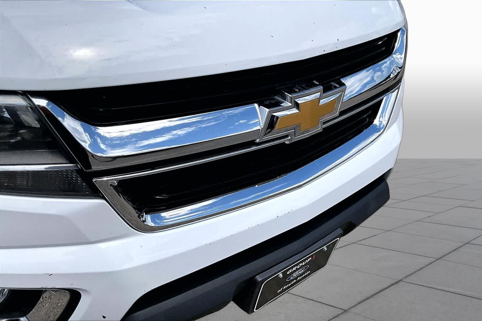 Used 2018 Summit White Chevrolet 2WD LT image 30