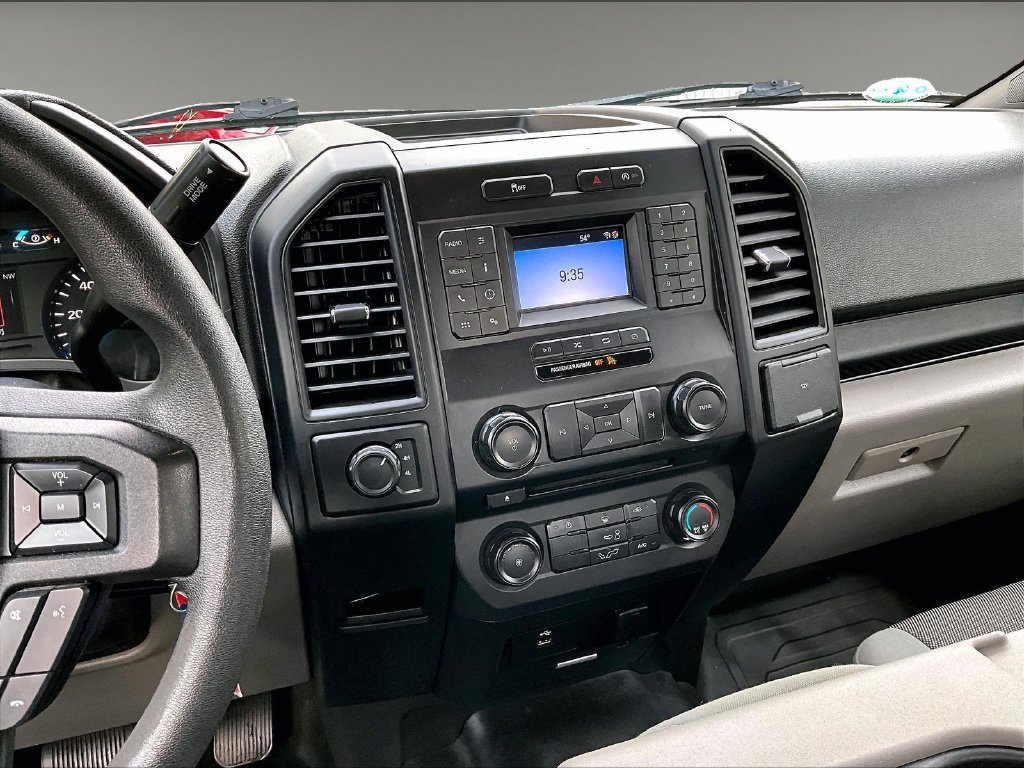 Used 2018 Oxford White Ford XL image 18
